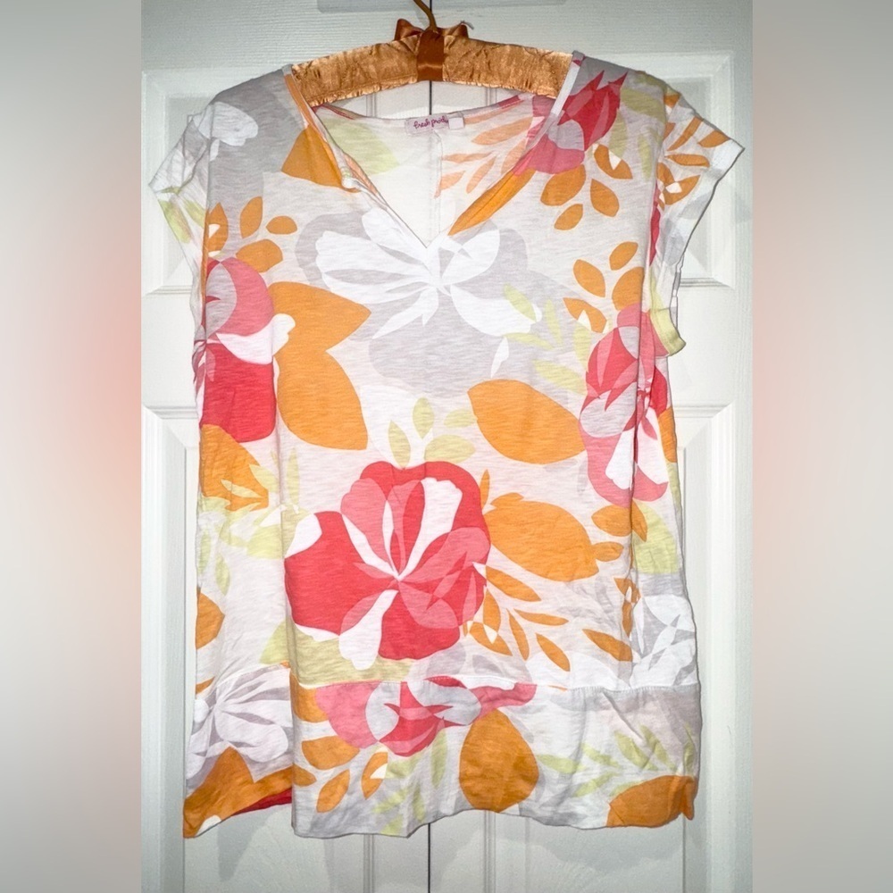 Fresh Produce Floral V-Neck Top. Size Small. VGUC